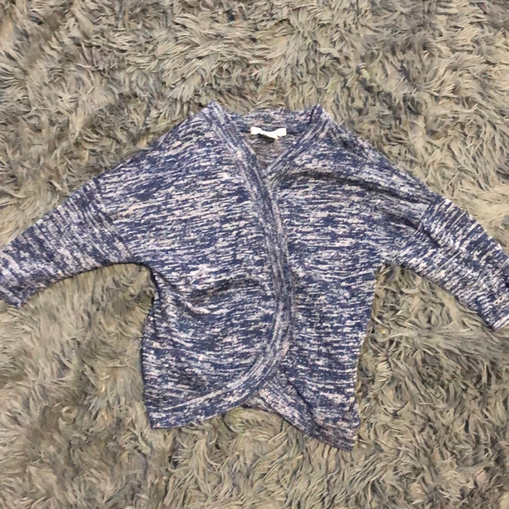 A cute blouse for girls!